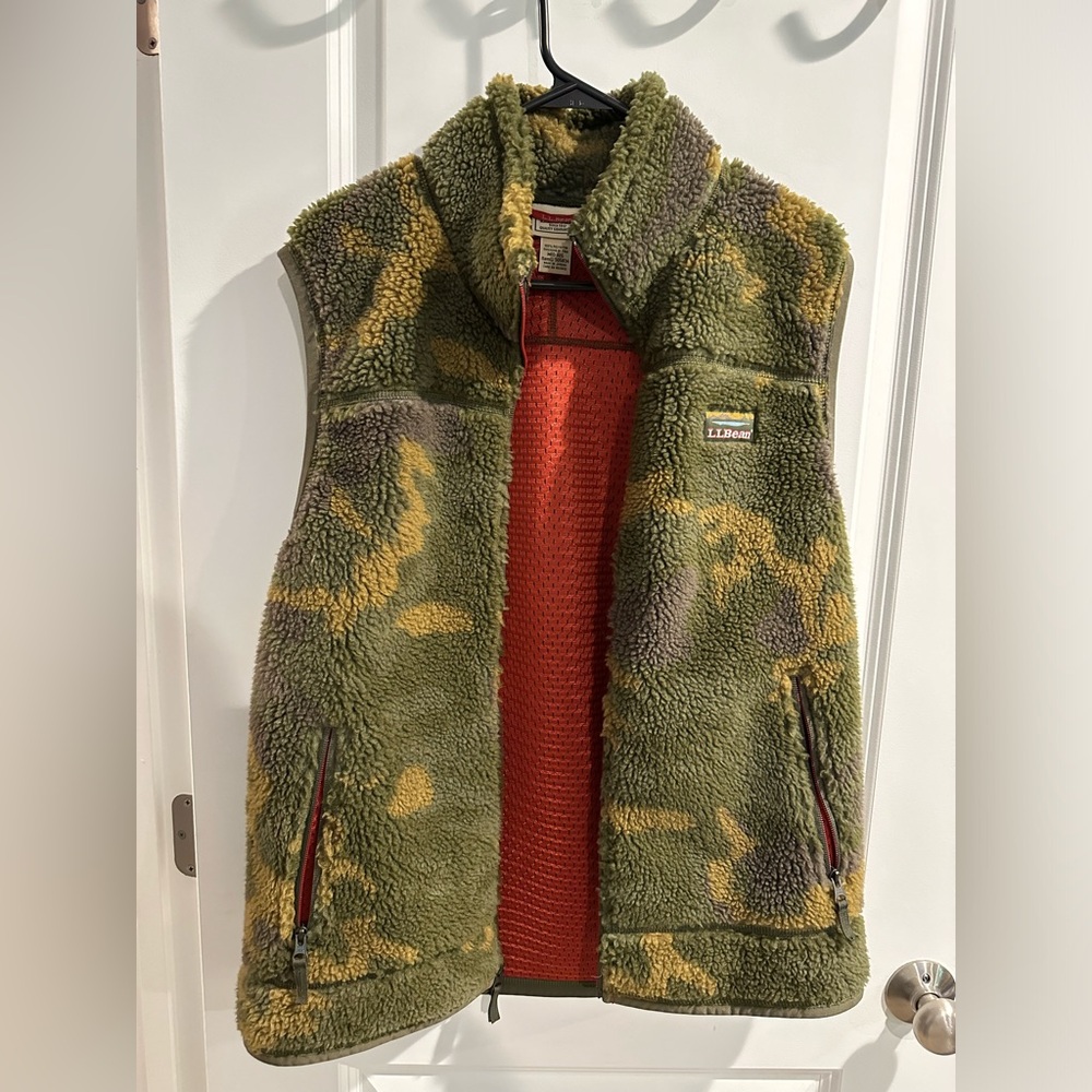 LLBEAN women’s CAMO Sherpa fleece vest Large
